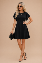 Vestido Corto Femenino con Manga Suelta y Silueta Estilizada