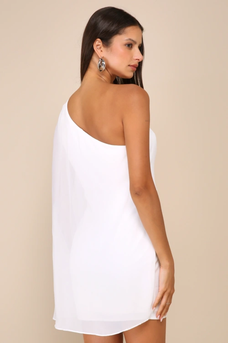 Vestido Asimétrico Con Capa Elegante