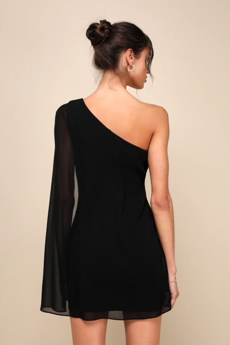 Vestido Asimétrico Con Capa Elegante