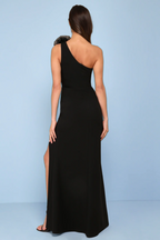 Vestido Largo Un Hombro con Abertura y Detalle Floral Mujer