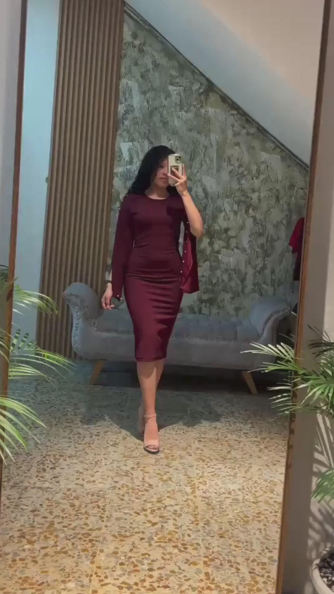 Vestido Midi Manga Capa con Perlas Diseño Elegante y Sofisticado para Mujer